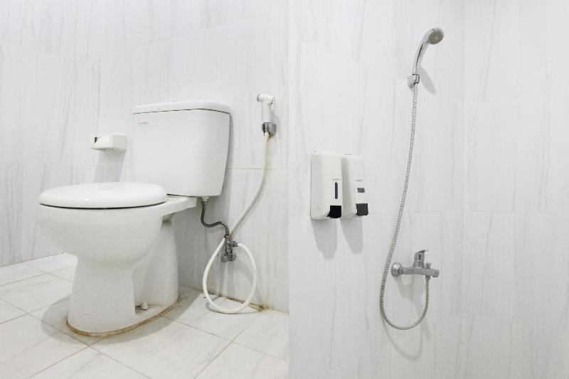 Reddoorz Plus Near Kemang Raya Jakarta Rom bilde