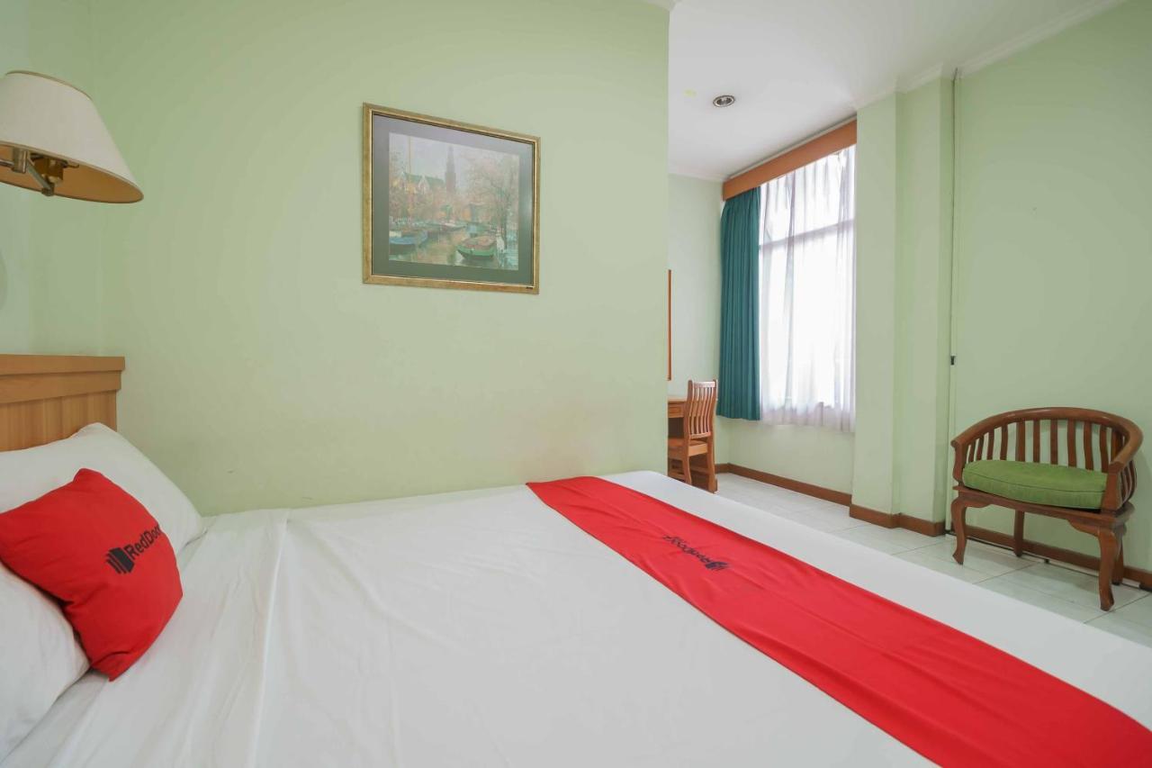 Reddoorz Plus Near Kemang Raya Jakarta Eksteriør bilde