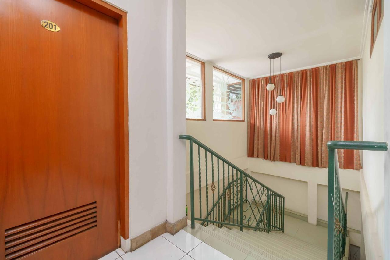 Reddoorz Plus Near Kemang Raya Jakarta Eksteriør bilde