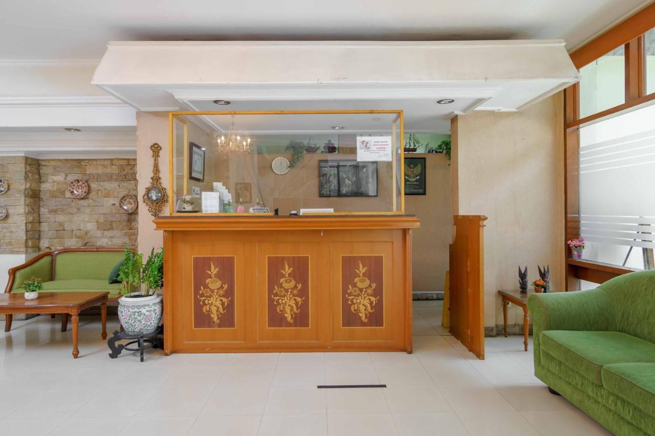 Reddoorz Plus Near Kemang Raya Jakarta Eksteriør bilde