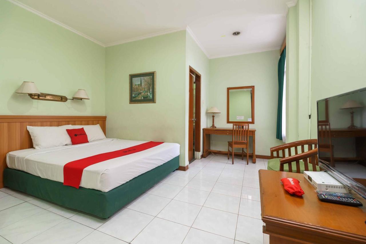Reddoorz Plus Near Kemang Raya Jakarta Eksteriør bilde