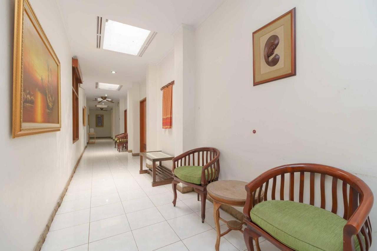 Reddoorz Plus Near Kemang Raya Jakarta Eksteriør bilde