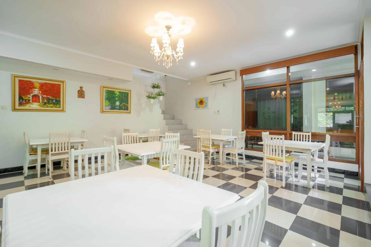 Reddoorz Plus Near Kemang Raya Jakarta Eksteriør bilde