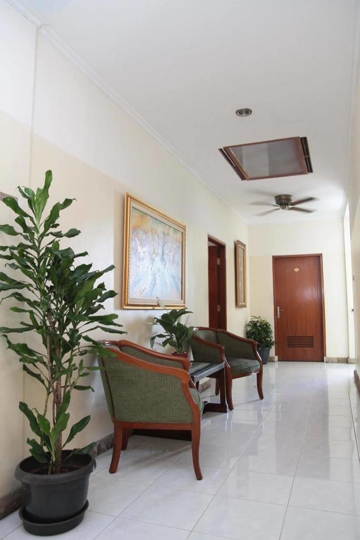 Reddoorz Plus Near Kemang Raya Jakarta Eksteriør bilde